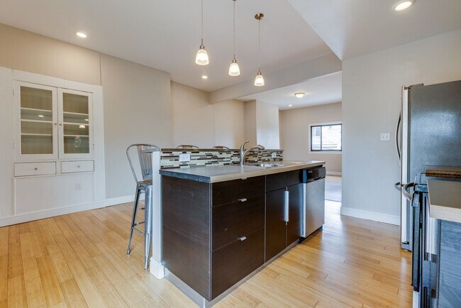 Building Photo - 1922 Shamokin St