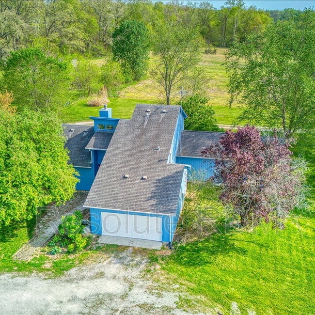 Building Photo - 12001 E 300 S