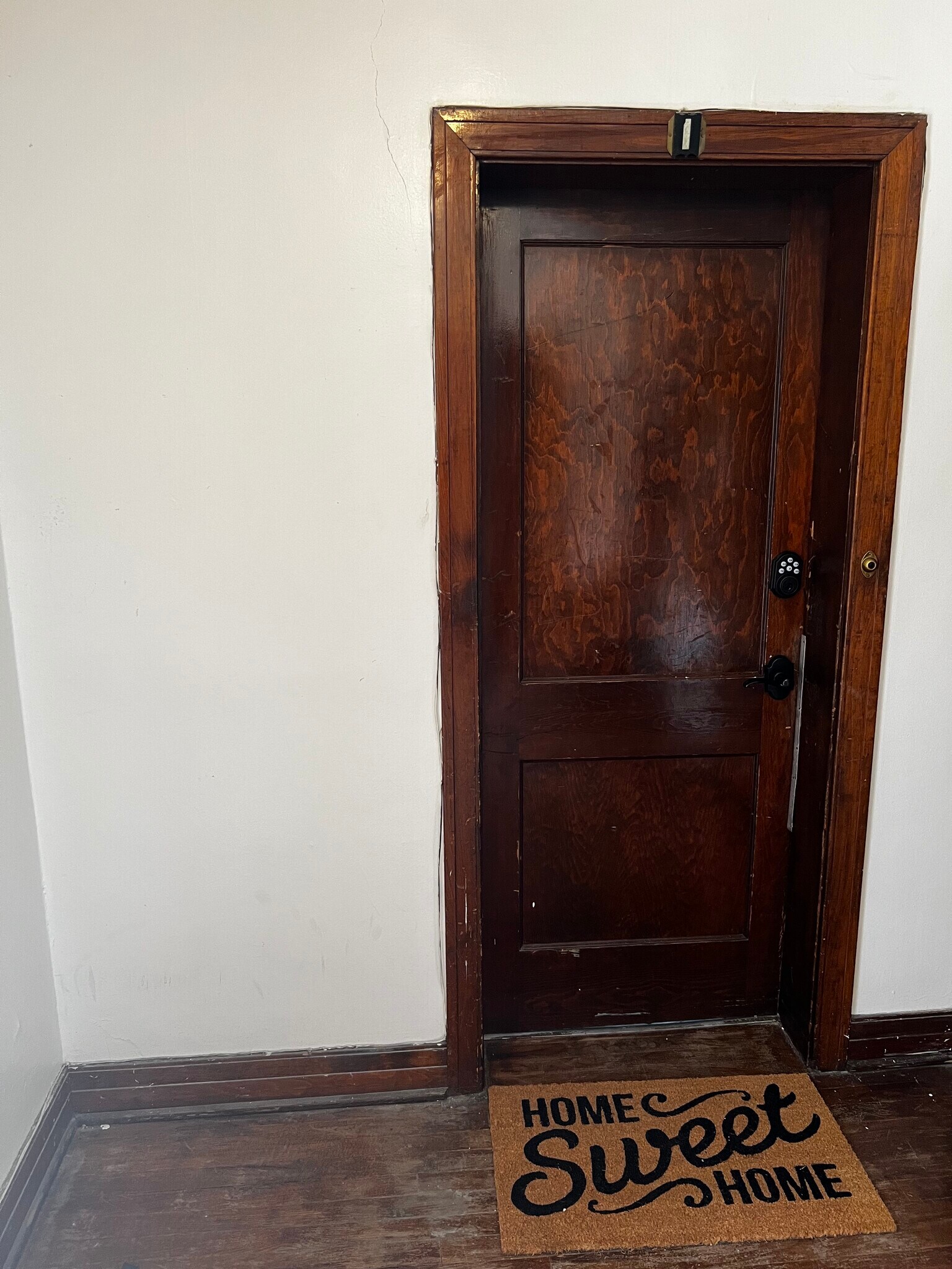 Building Photo - 115 E Cedar Ave