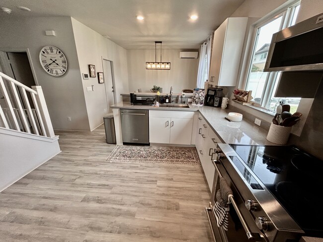 Building Photo - 91-4088-4088 Hikuha St