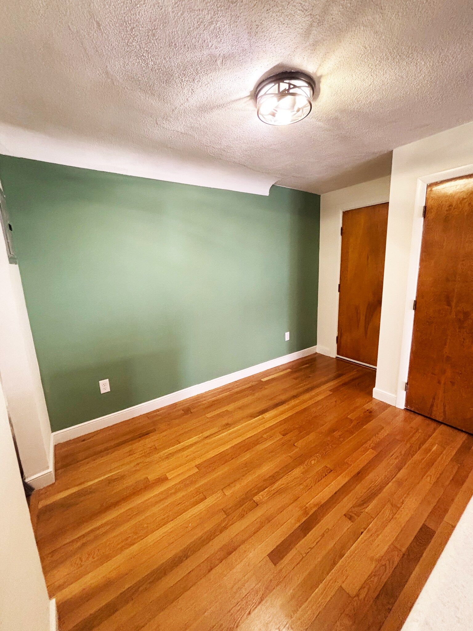 Dinning room - 7 Commonwealth Ct