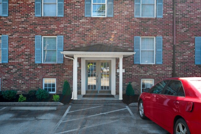 Building Photo - 739 N Hite Ave