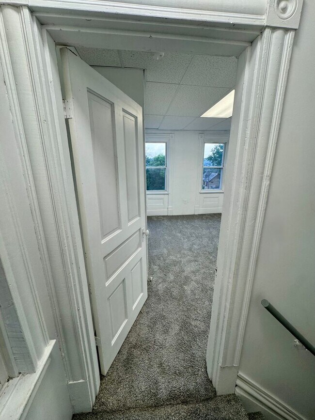 Building Photo - 42 Climax St