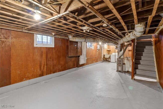 Building Photo - 8204 Bancroft Ave