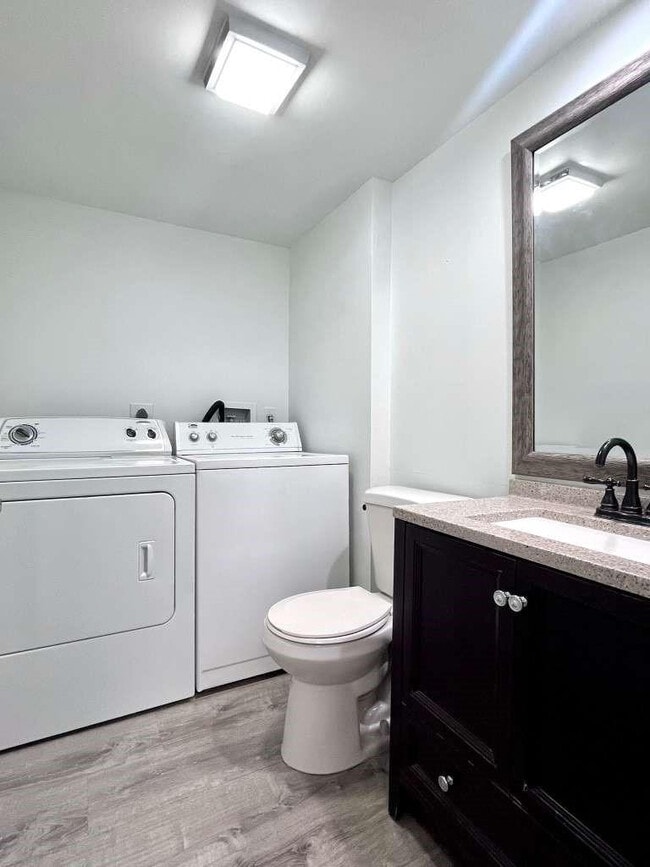 Building Photo - 2971 Waterford Dr S