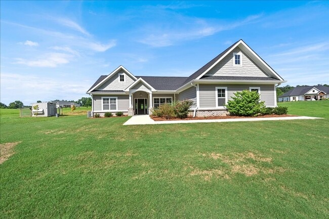 Building Photo - Country Craftsman