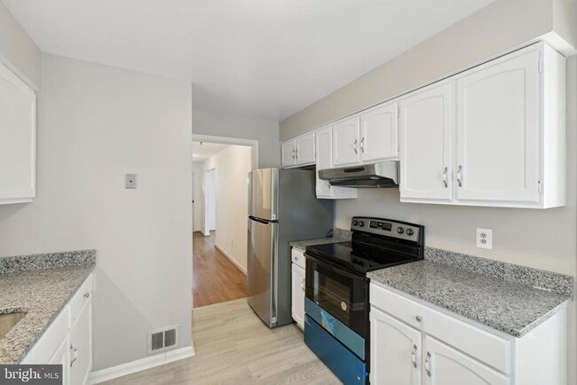 Building Photo - 1549 Bruton Ct