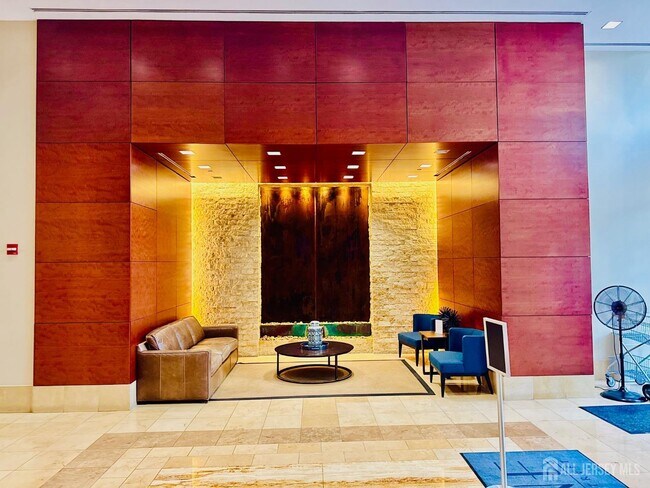 Building Photo - 1 Spring St