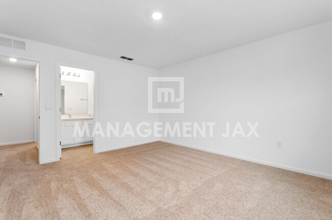 Building Photo - 4002 Bay Hawk Ct