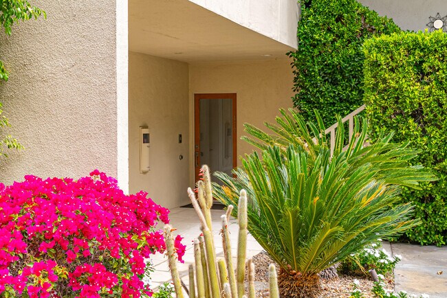 Building Photo - 477 Desert Lakes Dr