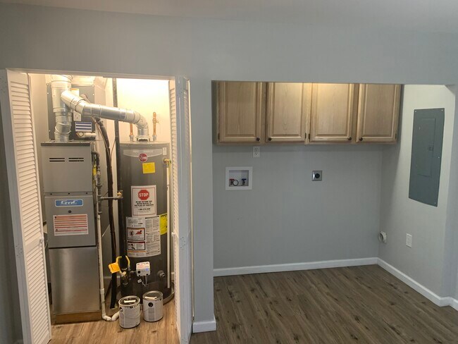 Building Photo - 709 Flintridge Dr