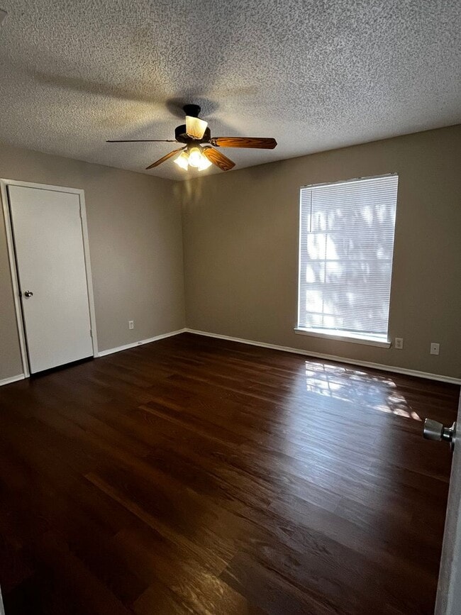 Building Photo - Nice 3 bedroom, 2 bath Home in College Hills West Available SOON!