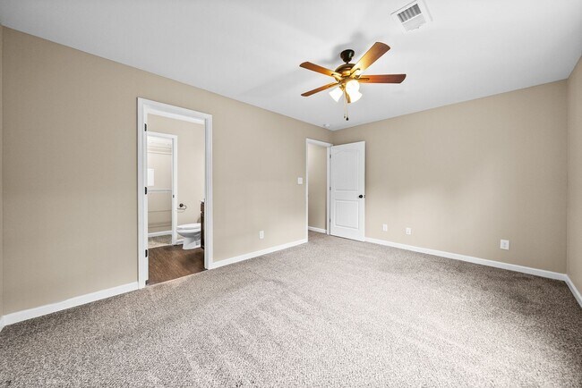 Building Photo - 148 Center Pointe Dr