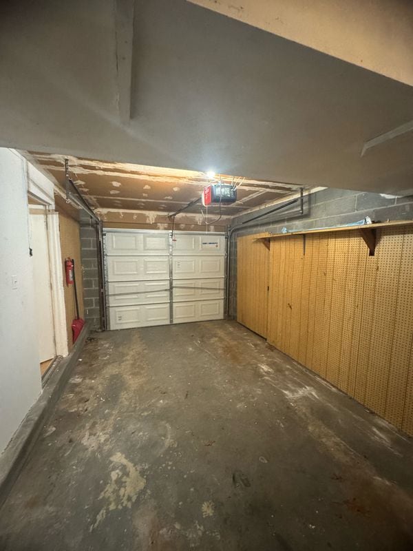 Building Photo - 7940 Covington Ave