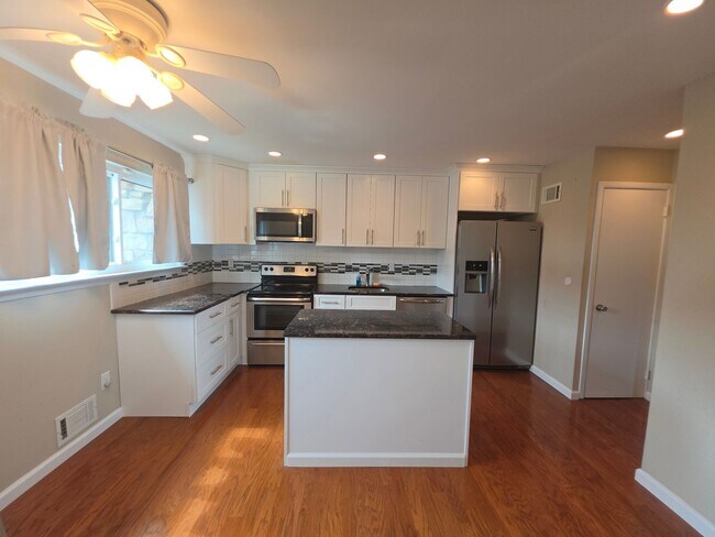 Building Photo - 918 Merritt Dr