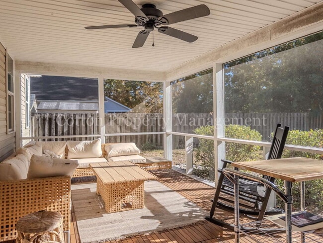 Building Photo - 102 Blossom Cir