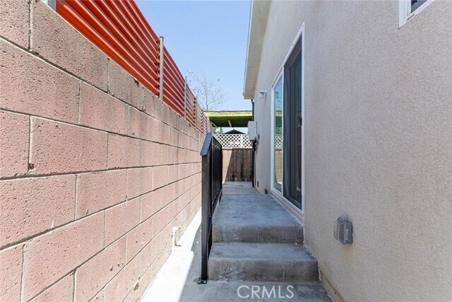 Building Photo - 1135 E Windsor Rd