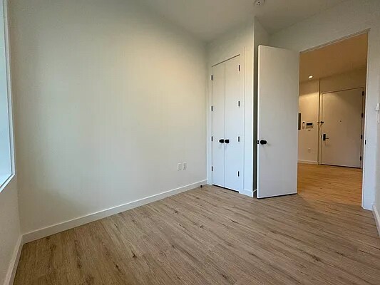 Building Photo - 27 Eldert St
