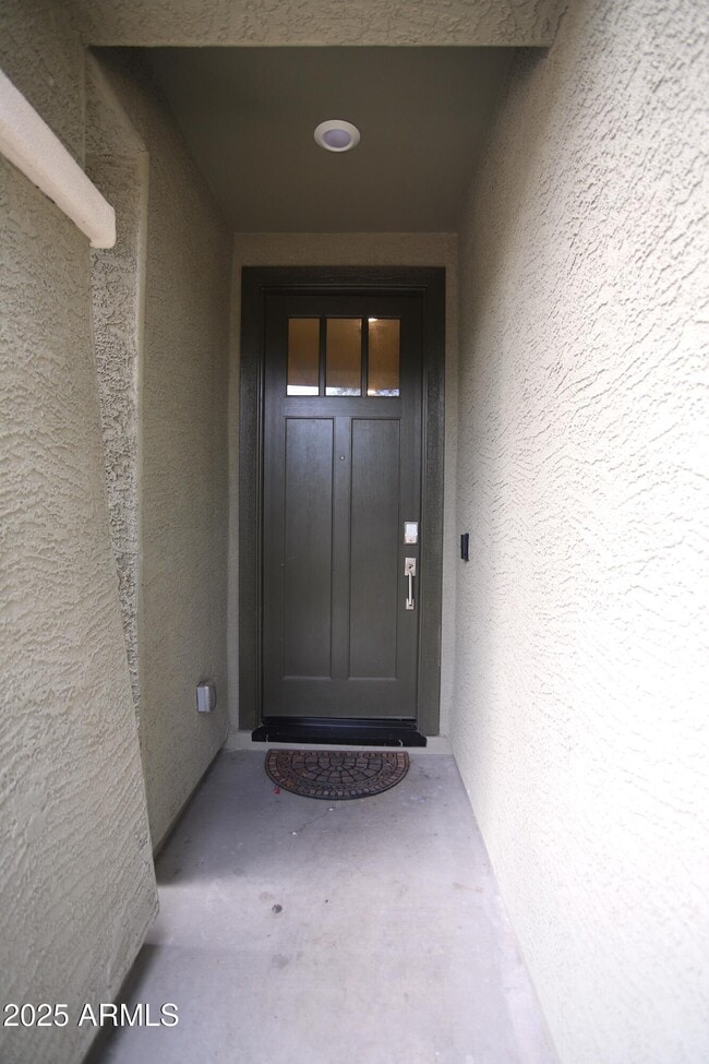 Building Photo - 9127 W Minnezona Ave