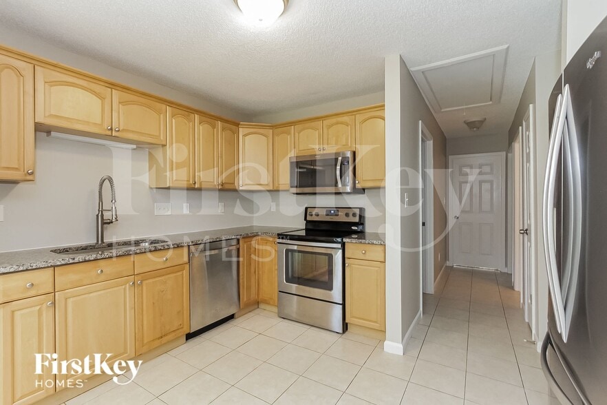 Building Photo - 420 W Henry St