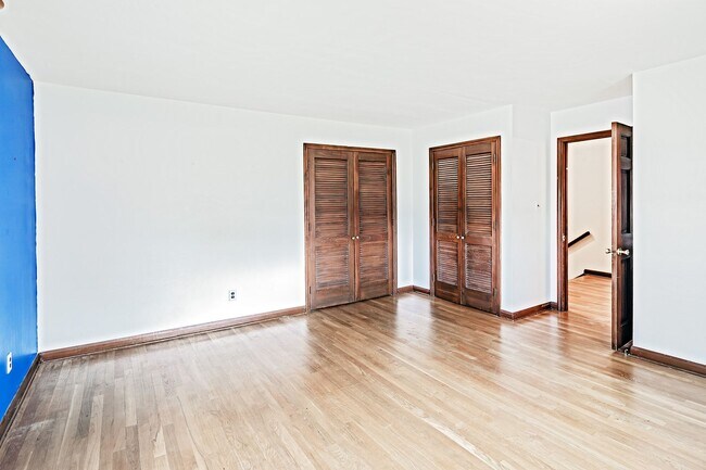 Building Photo - 2412 Manet Rd