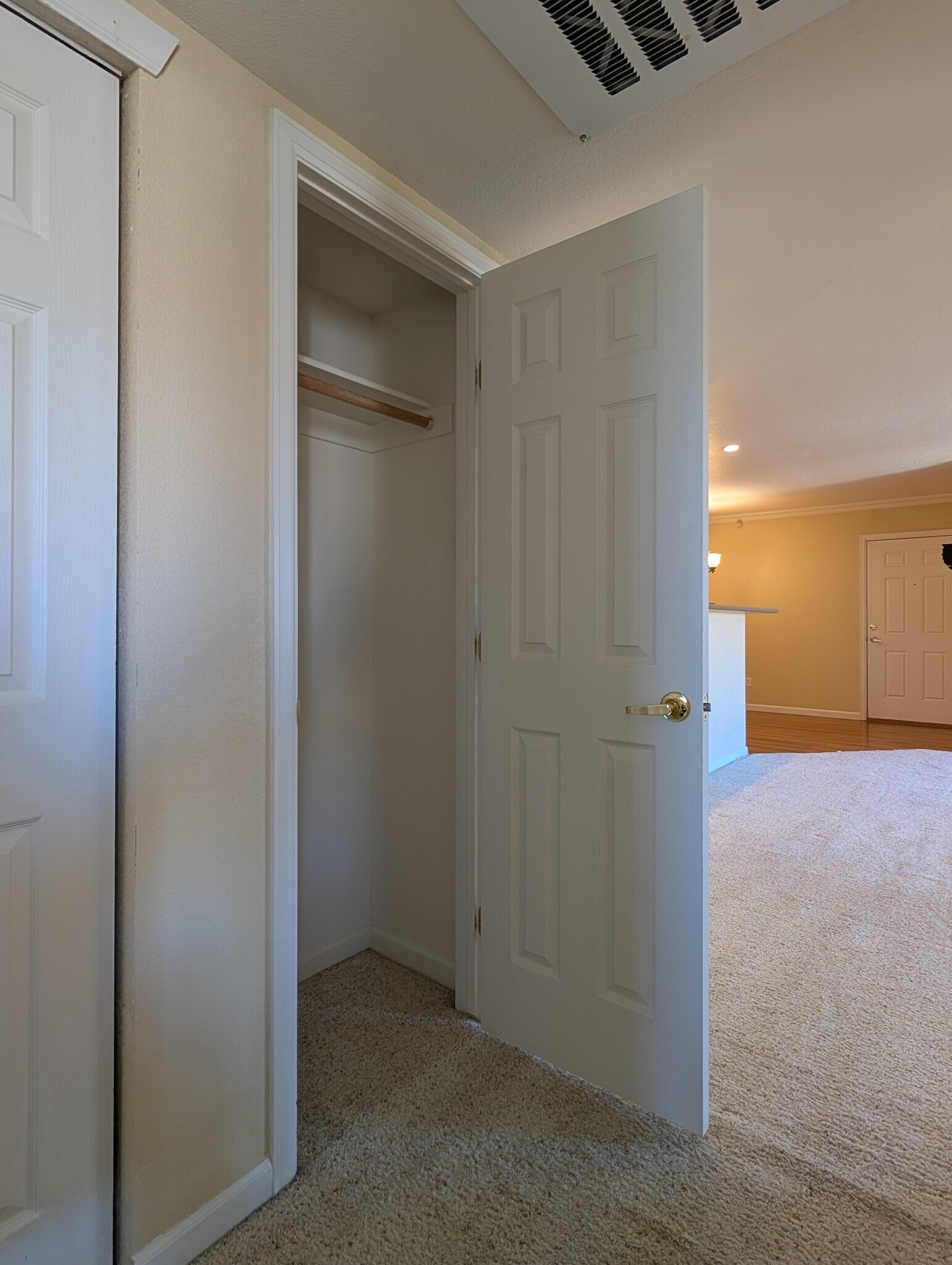 Building Photo - 2631 E 15th St