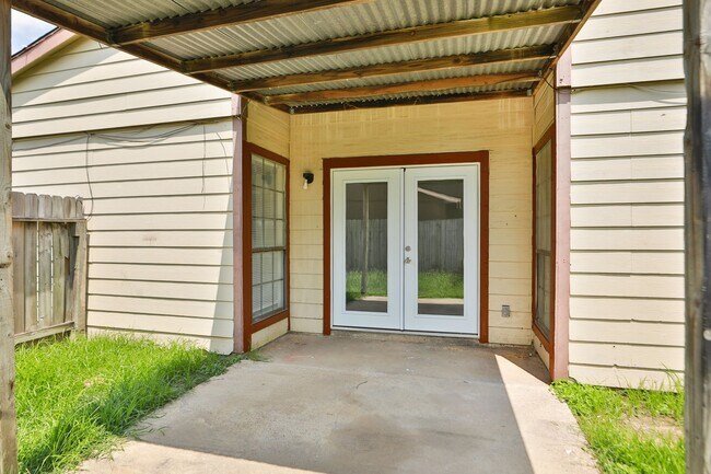 Building Photo - 17518 Bullis Gap Dr