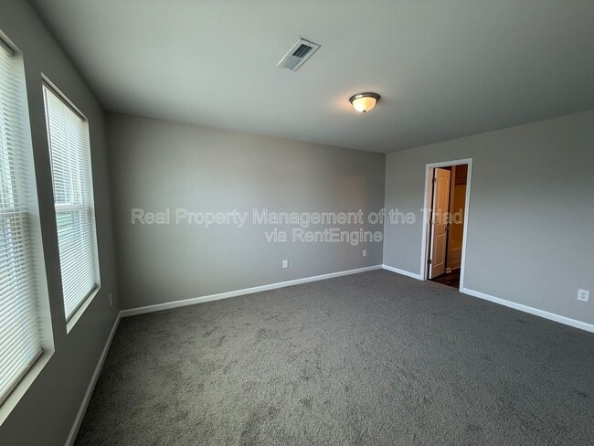 Building Photo - 3801 Miller Dr