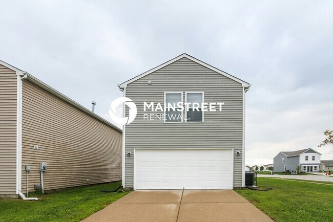 Building Photo - 3 Bedroom Pet-Friendly Home in Indianapolis, IN with Main Street Renewal