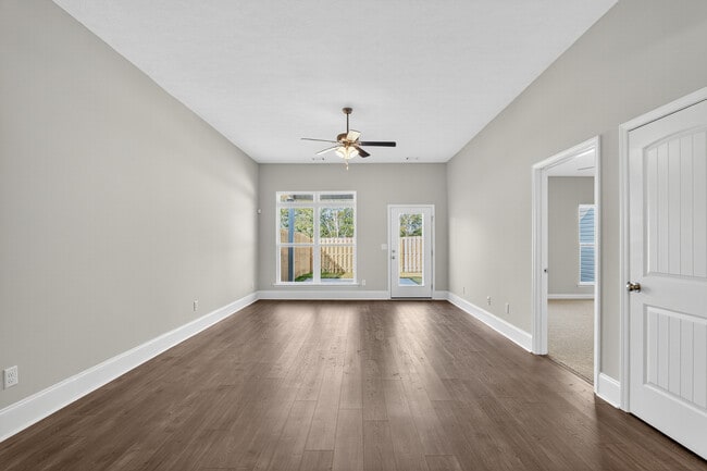 Building Photo - 7232 Paisley Cir