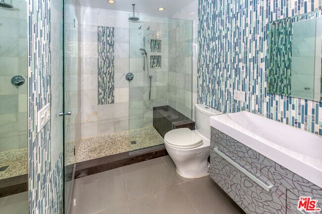 Building Photo - 7462 Waring Ave