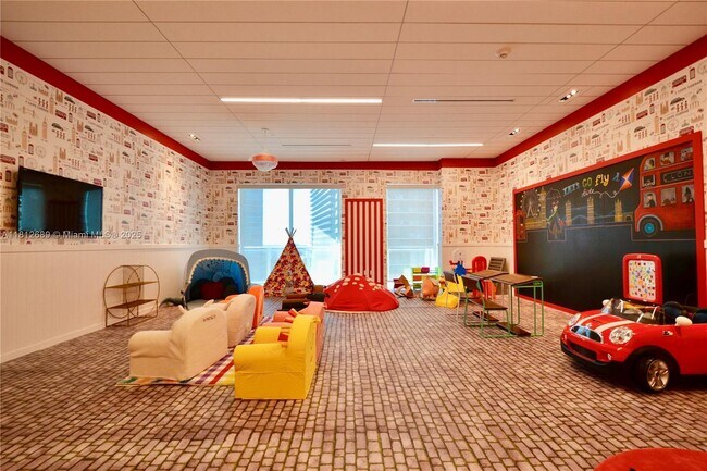 Building Photo - 1080 Brickell Ave