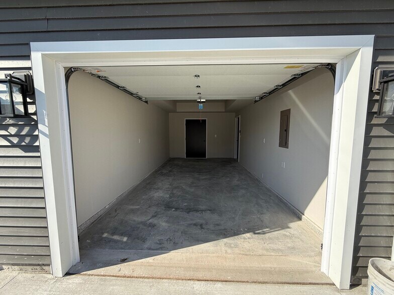 Building Photo - 3310 Stoneway Ct