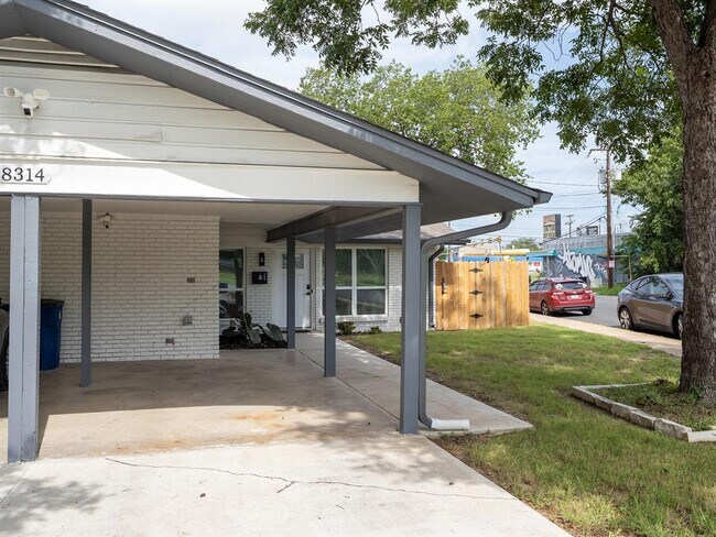 Building Photo - 8314 Bowling Green Dr