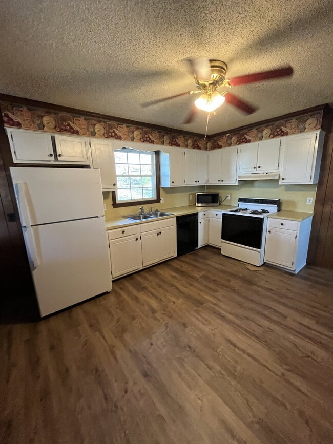 Building Photo - 3935 Yokley St