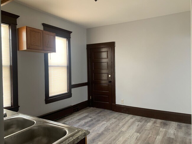 Building Photo - 138 Maria Ave