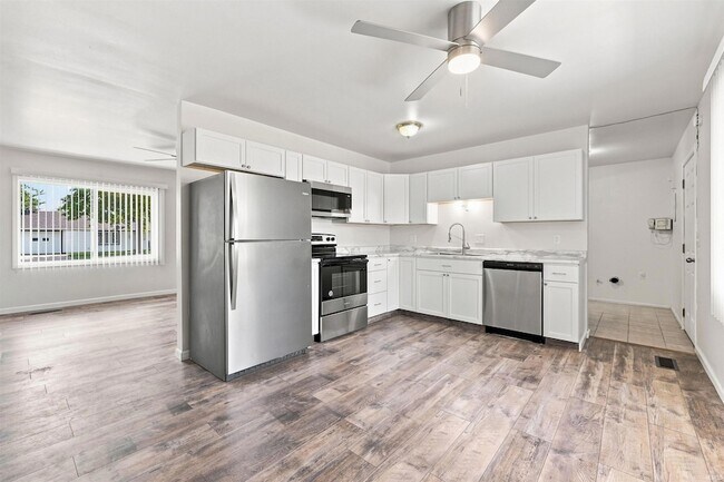 Building Photo - 7123 Strawberry Dr
