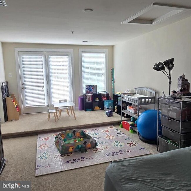 Building Photo - 3174 Yeager Dr