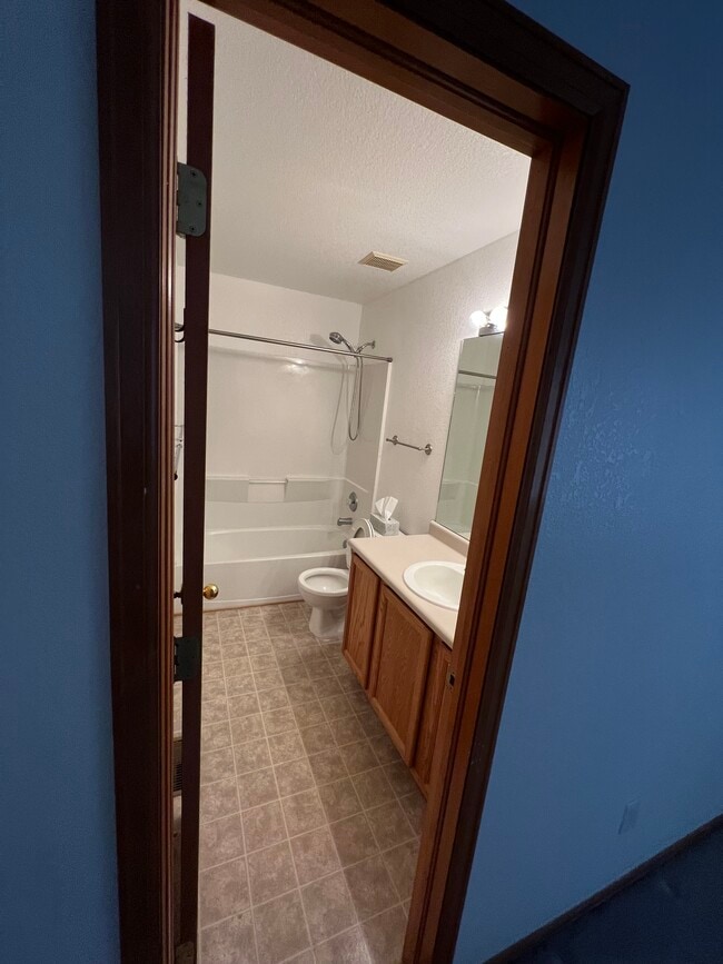 Building Photo - 7122 Arrowroot Ave