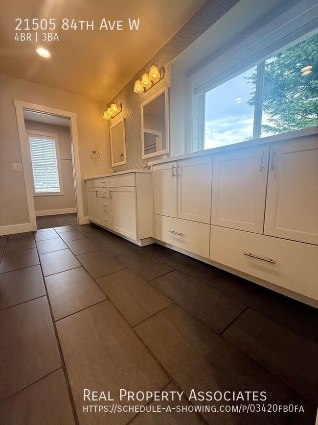 Building Photo - 21505 84th Ave W