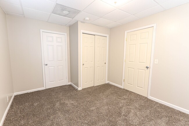 Building Photo - $500 off 1st full months rent  *** Section...