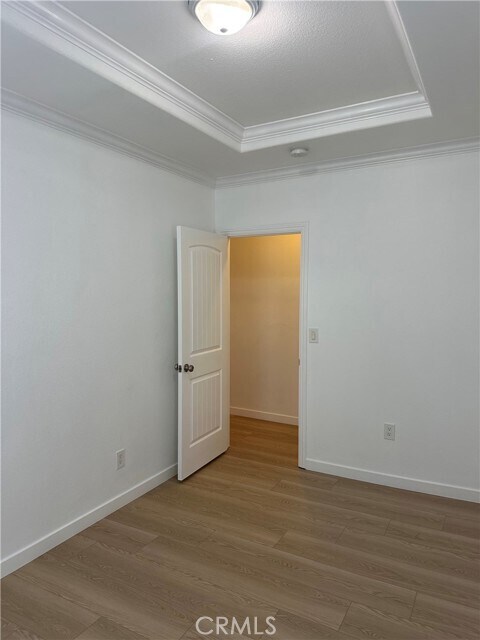 Building Photo - 956 E 43rd St