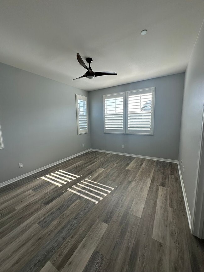 Building Photo - BAYSIDE LANDING - Available Now! 3-story t...