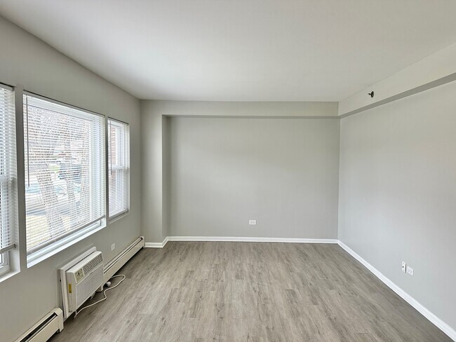 Building Photo - 8635 84th Ct