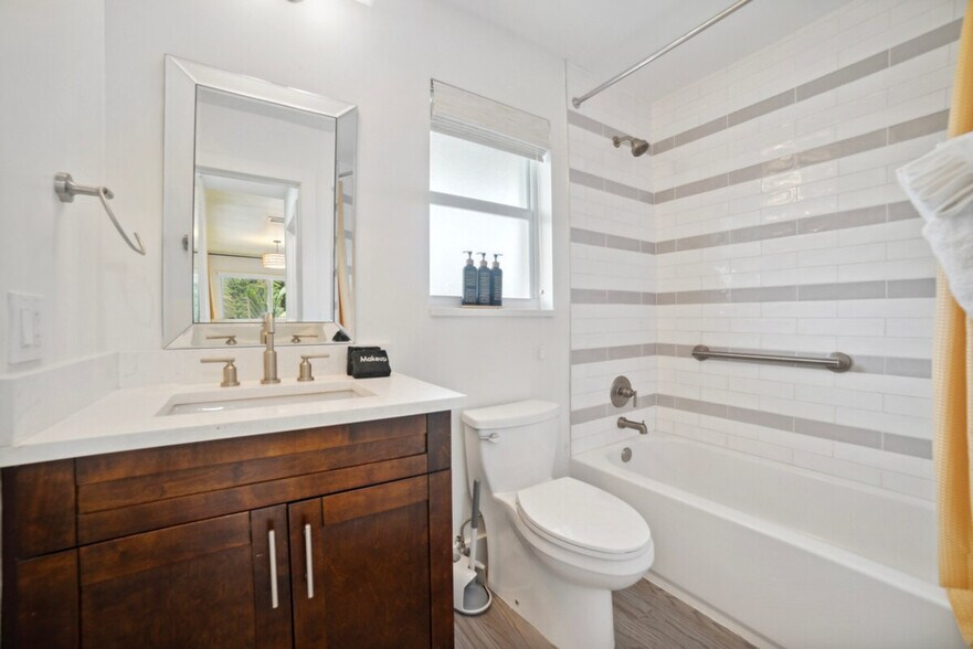 Building Photo - 400 N Ocean Blvd