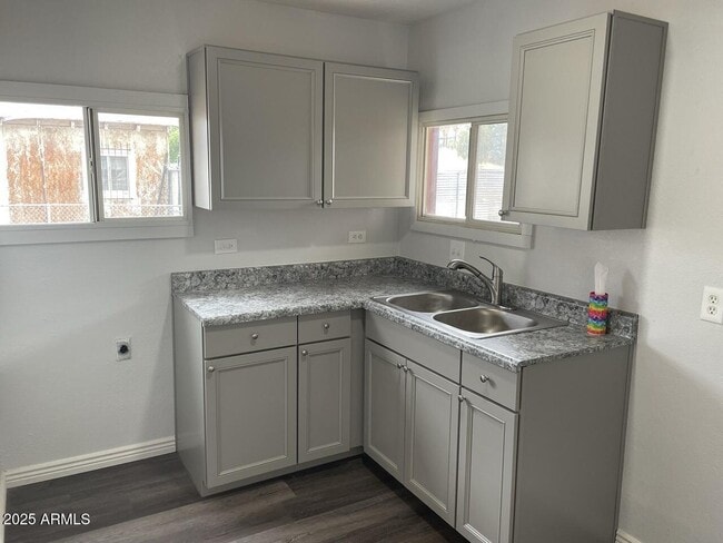 Building Photo - 737 S 2nd St