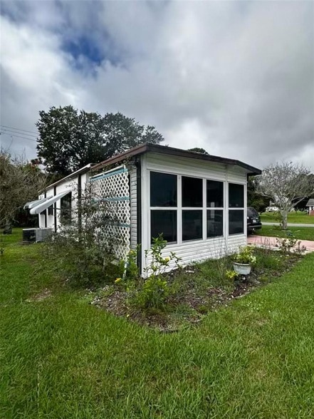 Building Photo - 527 S Egret Cir