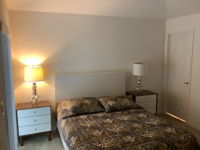 Building Photo - Furnished 4-Bedroom Pool Home in Davenport...