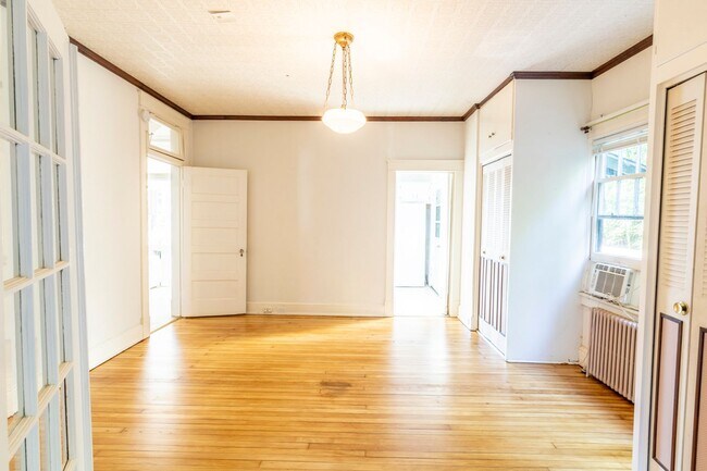 Building Photo - 213 Todd Ave