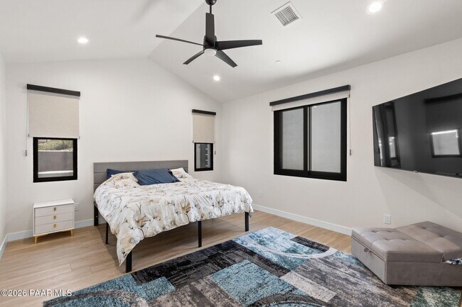 Building Photo - 1020 Sunrise Blvd